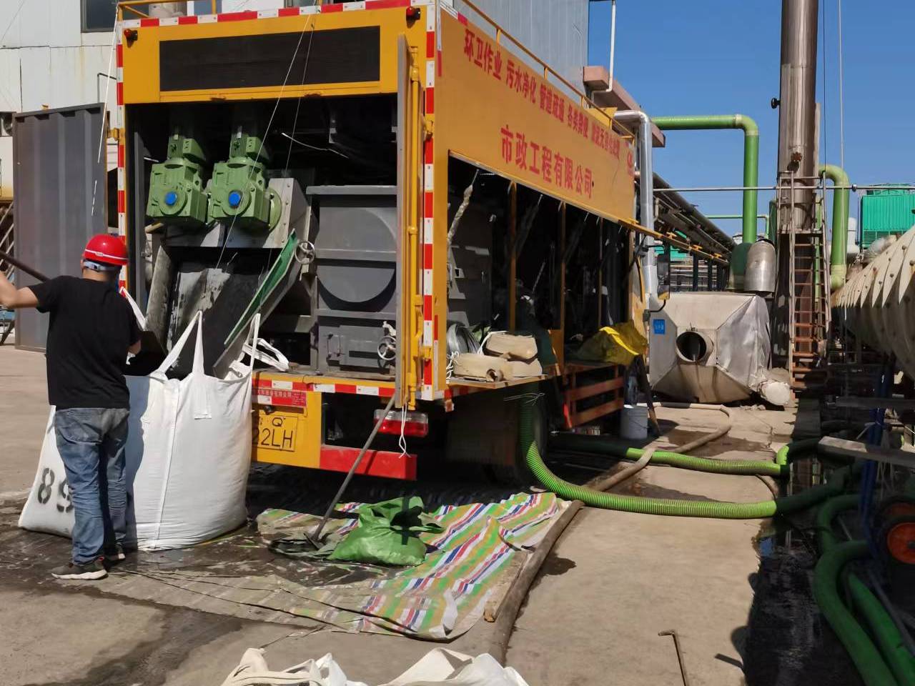 海南淤泥压干处理